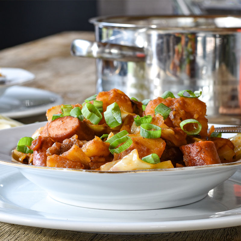 Rezeptidee: Kartoffel-Kohl Eintopf mit Bratwurst Knacker Genuss pur: Vegane Bratwürste von Vegusto