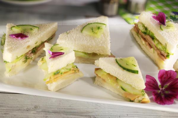 Gurken-Sandwich-Variationen mit Vegi-Aufschnitt & Melty